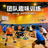 推荐阅读配图：运动场馆内的团队趣味训练场景
